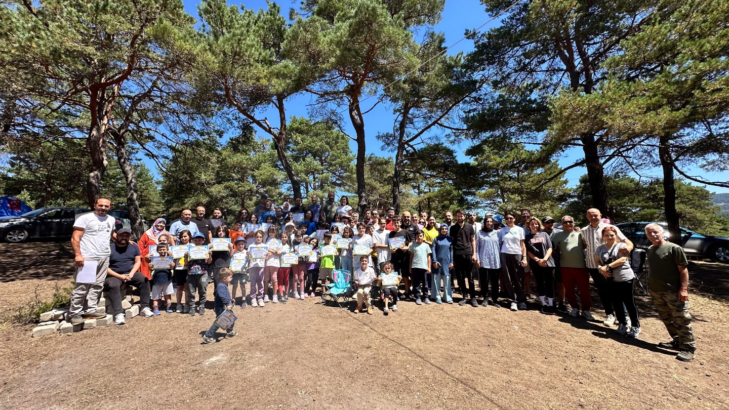 Niksar Belediyesi 1. Aile Doğa Kampı Niksar Kamping’de yapıldı.